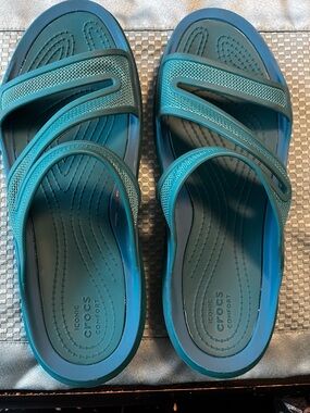 Crocs Sandals Womens Size 9